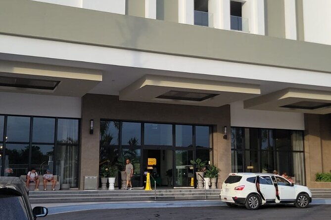 private-airport-transfer-riu-aquarelle-excellence-oyster-bay