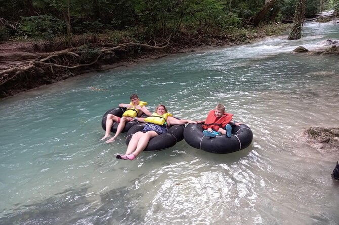 private-blue-hole-and-river-tubing-tour