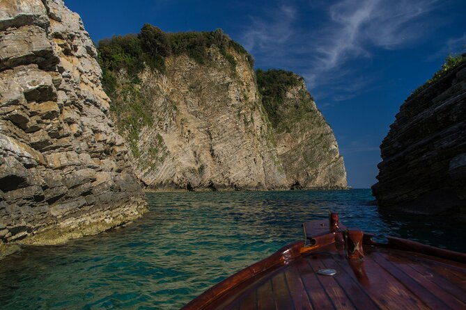 private-boat-tour-adventure-in-budva-sightseeing-snorkeling