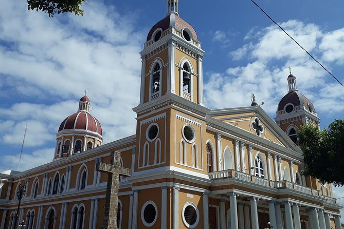 private-boat-tour-granada-city-catarina-lookout