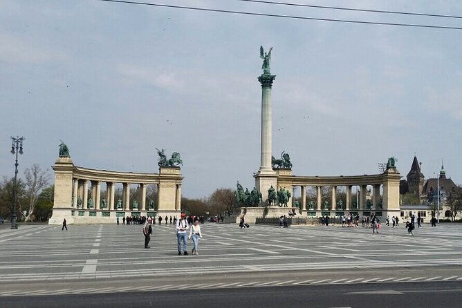 private-car-or-minivan-transfer-from-budapest-to-prague-or-back
