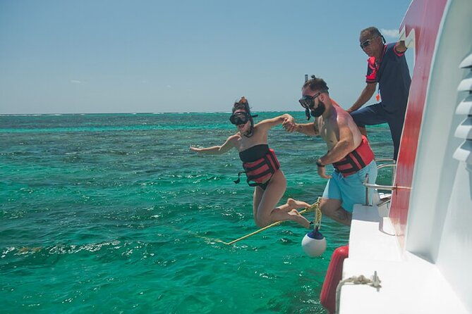 private-catamaran-for-groups-with-lunch-drinks-and-music