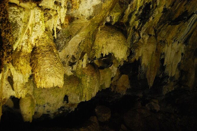 private-caves-tour-with-a-geologist-2