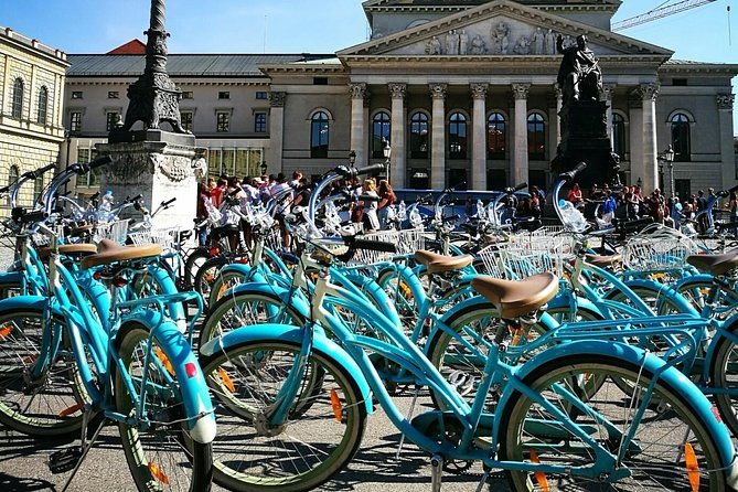 private-classic-bike-tour-of-munich-min-4-22-riders
