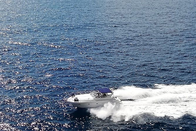 private-cruise-around-capri-yacht-40