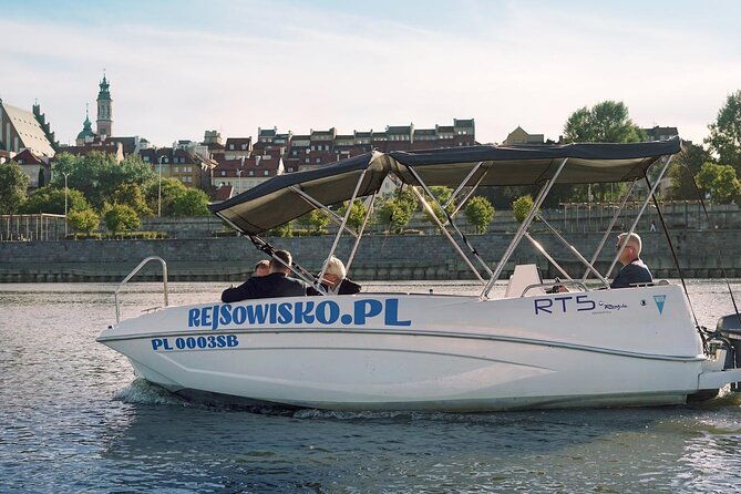 private-cruise-on-vistula-in-warsaw-for-9-with-our-helmsman-2