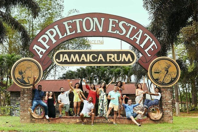 private-customizable-waterfalls-crocodiles-rum-tasting-or-pelican-bar-tour