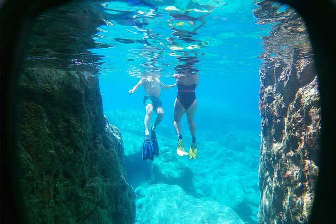 private-daily-sailing-cruise-to-discover-the-highlights-of-milos-2