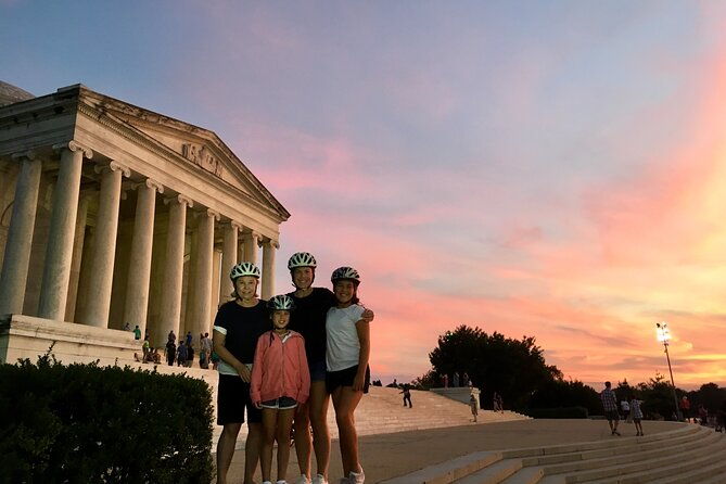 private-dc-monuments-at-night-bike-tour