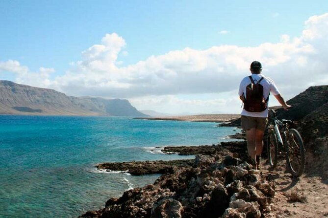 private-excursion-in-lanzarote-minibus-and-guide-available