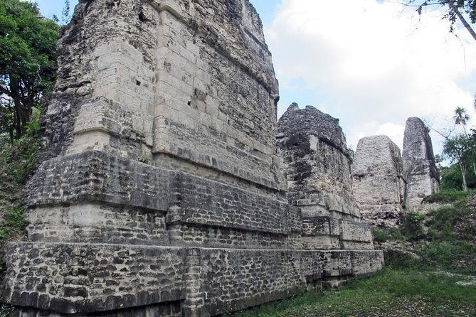 private-extended-sunrise-tour-tikal-from-flores-el-remate