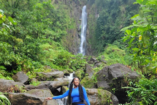 private-fresh-water-lake-waterfalls-and-hot-springs-excursion