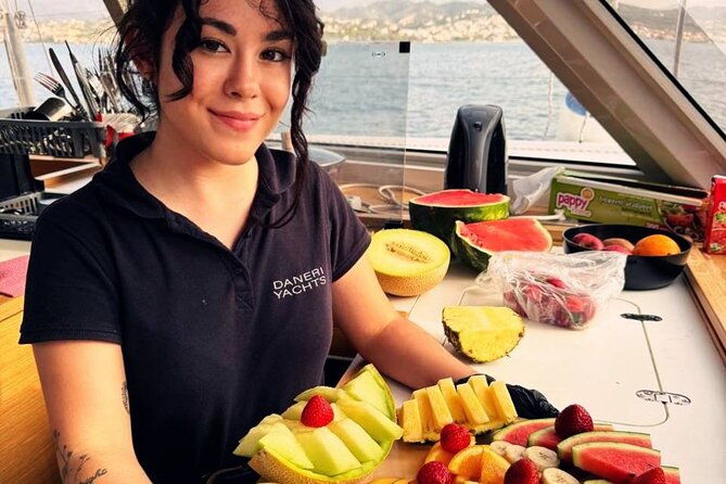 private-full-day-catamaran-cruise-with-lunch-from-milos