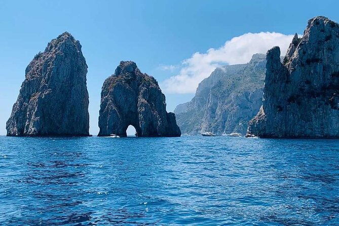 private-full-day-tour-to-capri-with-grottos