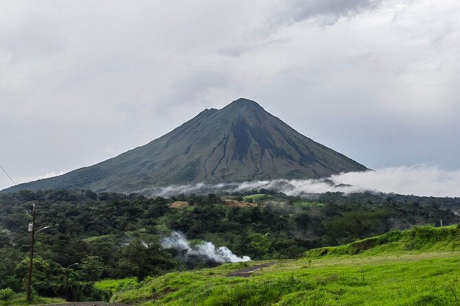 private-guide-hanging-bridges-fortuna-waterfall-arenal-volcano-2