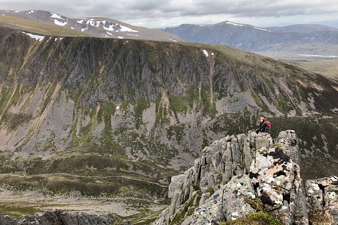 private-guided-ridge-scrambling-experience-in-the-cairngorms