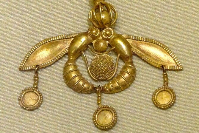 private-guided-tour-in-heraklion-city-and-knossos-palace-2