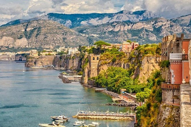 private-guided-tour-of-capri-sorrento-pompeii
