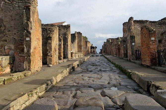 private-guided-tour-of-pompeii-sunset-tour