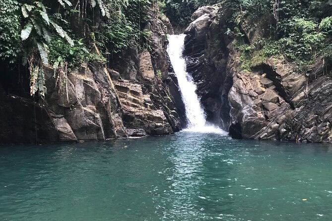 private-hike-tour-to-paria-waterfall