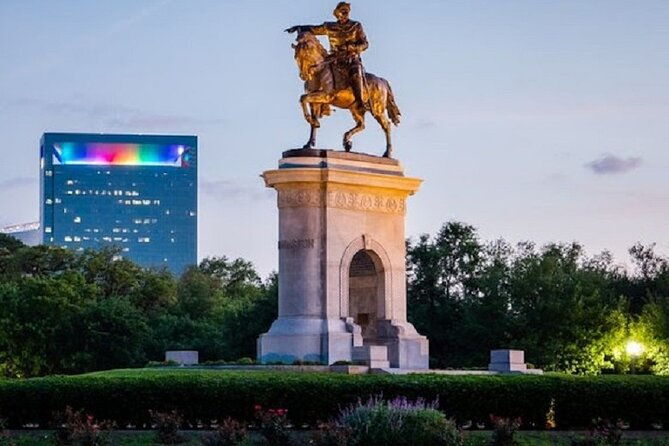 private-houston-sightseeing-tour-with-murals-3-hr