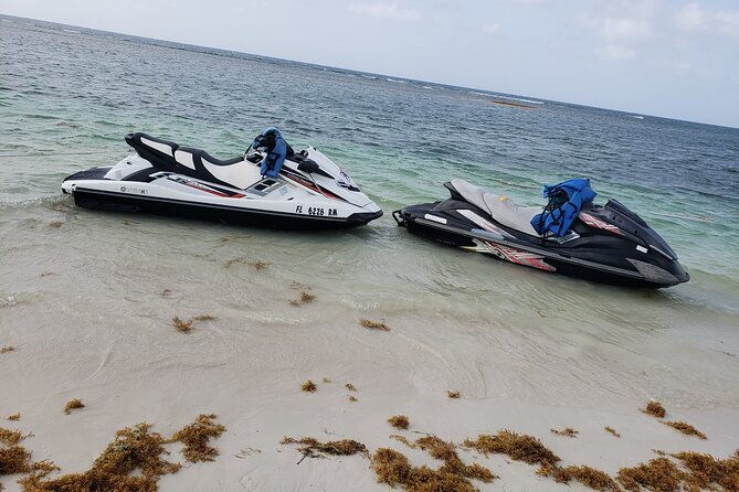 private-jet-skiing-tour-from-montego-bay-jamaica