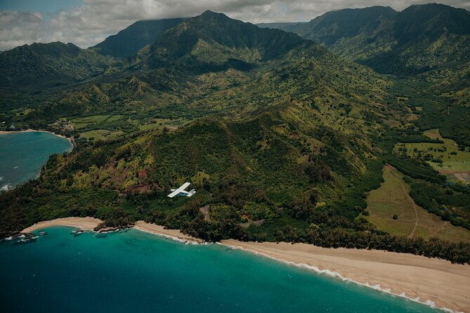 private-luxury-air-tour-over-kauai