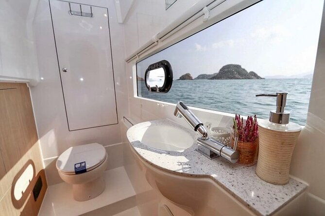 private-luxury-catamaran-full-day-charter