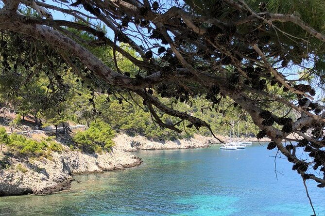 private-luxury-cruise-to-fteri-melissani-assos