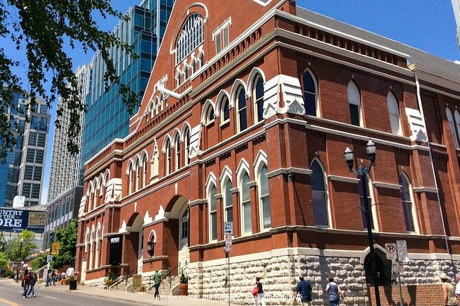 private-nashville-walking-tour-with-johnny-cash-museum-admission