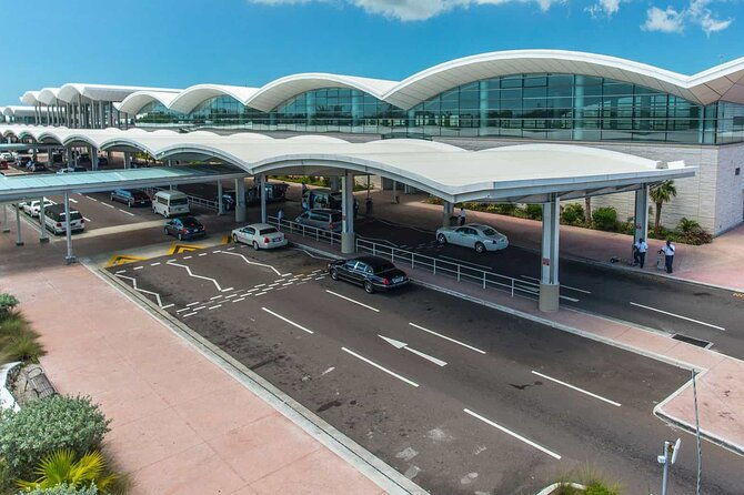 private-nassau-bahamas-airport-round-trip-transfers-1-4ppl-one-flat-rate