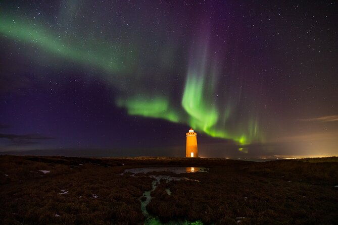 private-northern-lights-tour-with-icelandic-treats-and-liquor