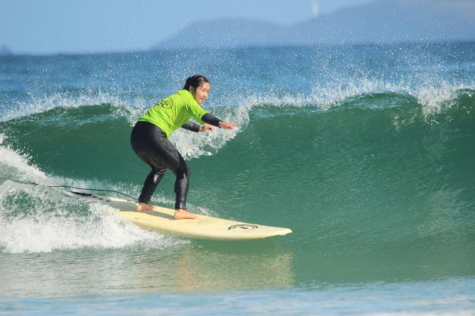 private-one-on-one-surf-lesson-in-newquay-for-beginners-novice-surfers