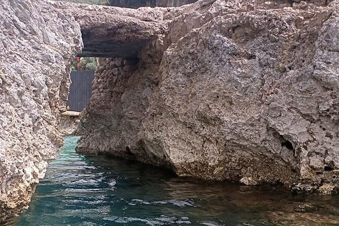 private-panoramic-boat-tour-of-vlora-bay