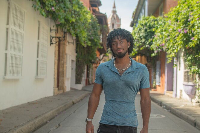 private-photo-session-through-the-streets-of-cartagena