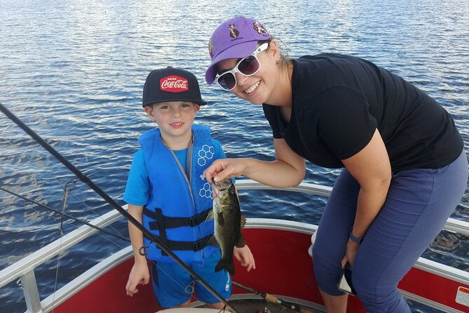 private-pontoon-fishing-charter-on-lake-tohopekaliga-in-florida-4-or-6-hours