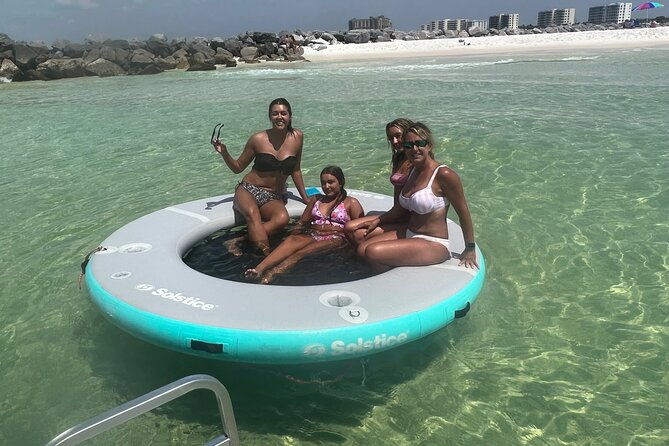 private-pontoon-in-crab-island-with-captain