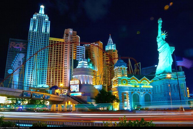 private-roundtrip-transfer-to-las-vegas-by-luxury-limo