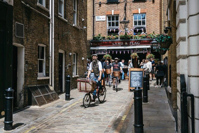 private-royal-london-bike-tour-with-pub-street-art
