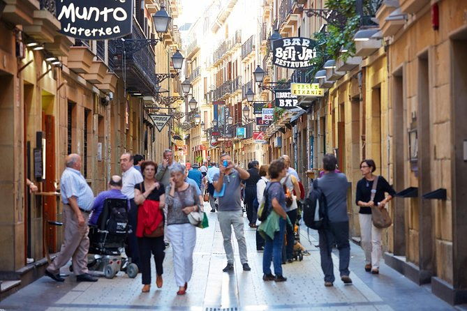 private-san-sebastian-city-walking-tour-2