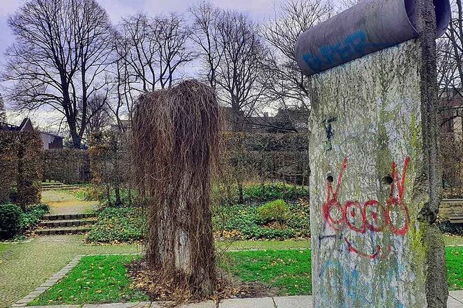 private-scavenger-hunt-around-broich-castle-in-mulheim-an-der-ruhr