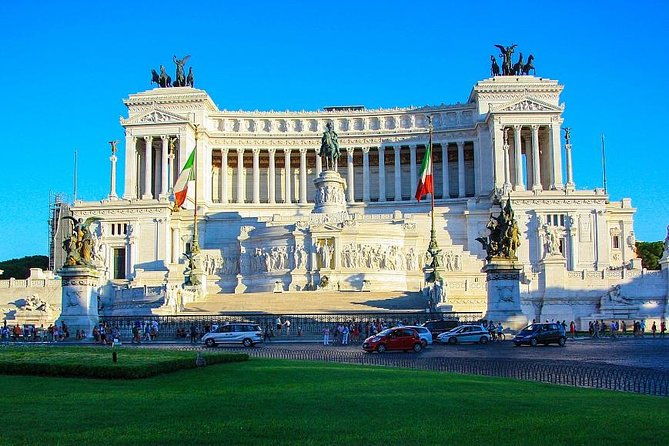 private-shore-excursion-from-civitavecchia-dock-to-rome-mercedes-vehicle