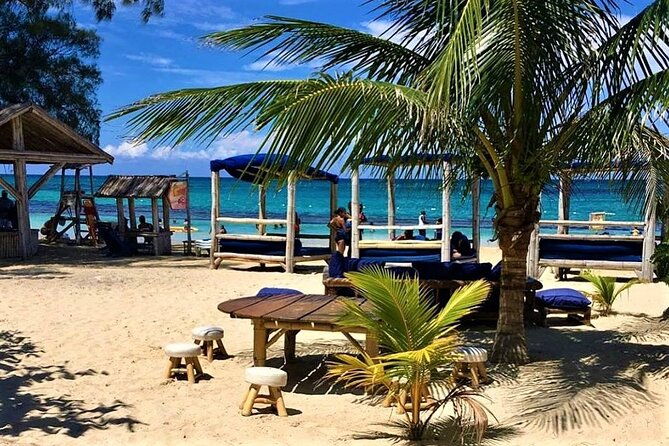 private-shuttle-to-bamboo-blu-beach-club-from-ocho-rios