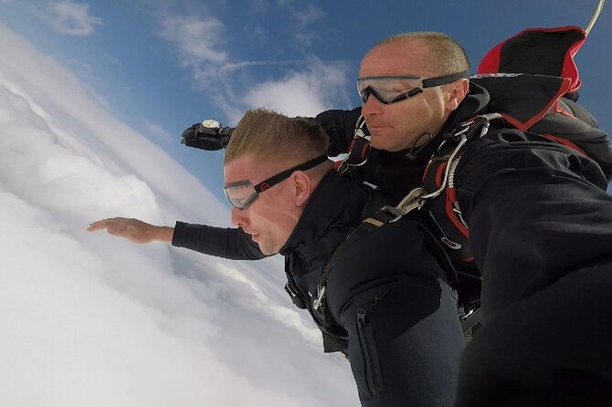 private-skydiving-experience-in-belgrade
