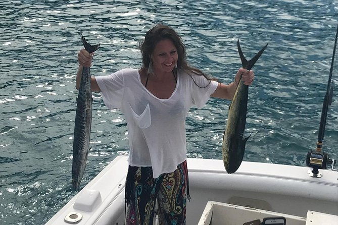 private-snorkeling-or-fishing-in-nassau-38ft-freestyle