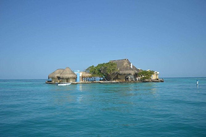 private-speed-boat-to-rosario-islands-baru