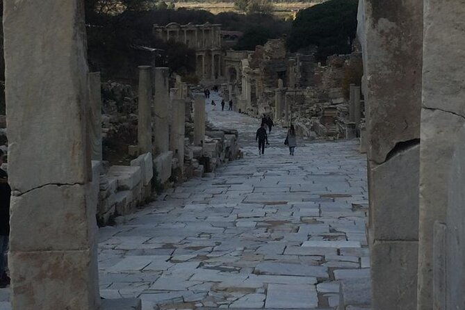 private-tour-from-izmir-to-ephesus-artemission-virgin-mary-house-incl-lunch
