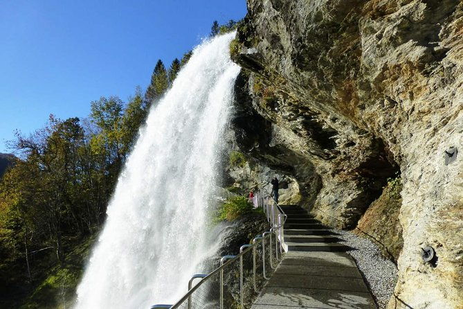 private-tour-hardangerfjord-voss-gondola-4-great-waterfalls-2