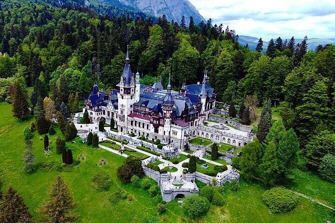 private-tour-in-bran-castle-peles-castle-and-brasov-2