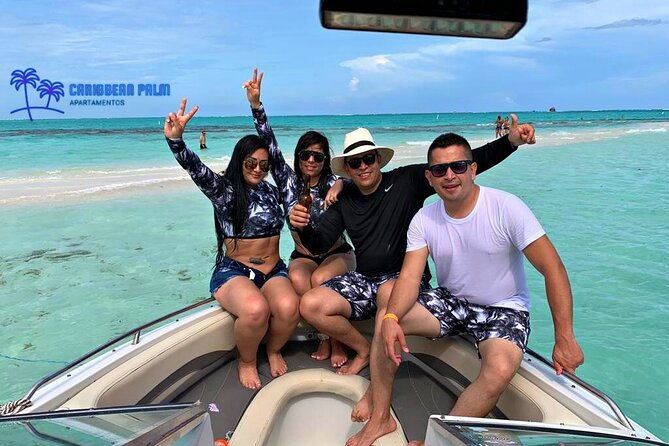 private-tour-in-luxury-boat-over-the-sea-of-7-colors